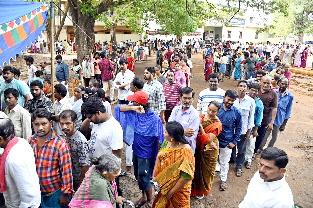 Voters Moving Polling Booths In Andhra Pradesh14