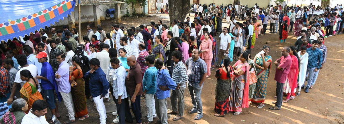 Voters Moving Polling Booths In Andhra Pradesh15