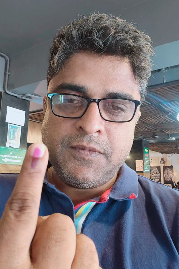 AP Telanagana Elections 2024 Sakshi Selfie Challange Voters Photos19