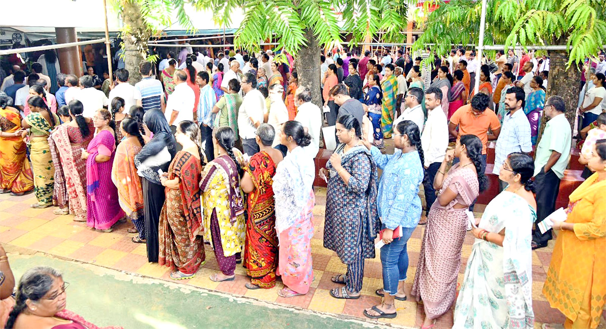 Voters Moving Polling Booths In Andhra Pradesh16