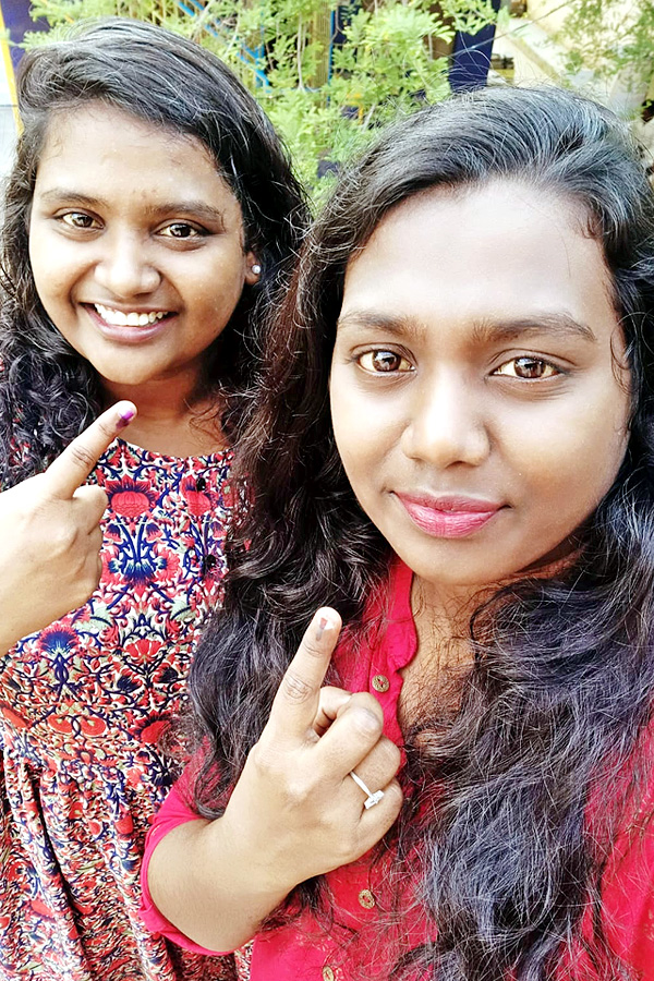 AP Telanagana Elections 2024 Sakshi Selfie Challange Voters Photos21