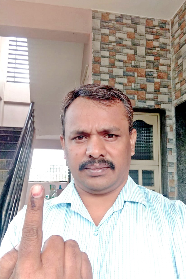 AP Telanagana Elections 2024 Sakshi Selfie Challange Voters Photos22