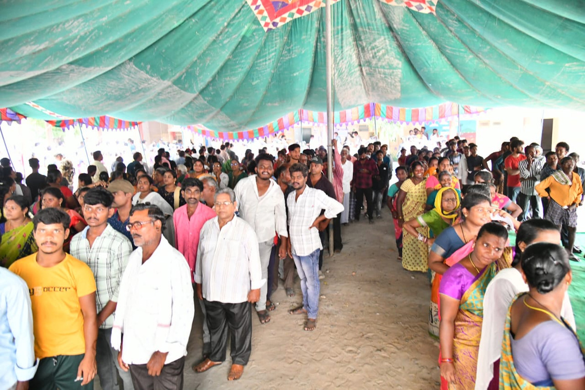 Voters Moving Polling Booths In Andhra Pradesh25