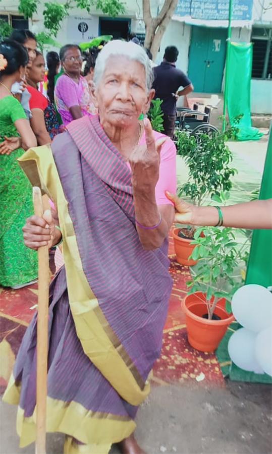 Oldages And Handicapted People Cast Thier Votes In AP18