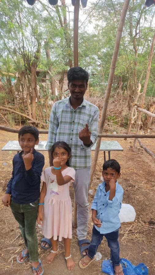 AP and Telanagana Elections 2024 Sakshi Selfie Challange Voters Photos20