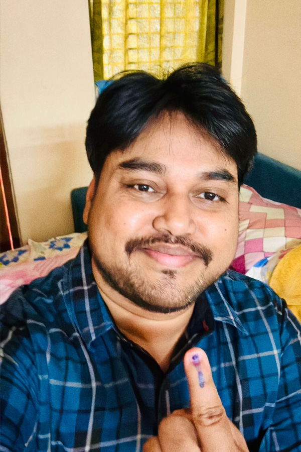 AP Telanagana Elections 2024 Sakshi Selfie Challange Voters Photos20