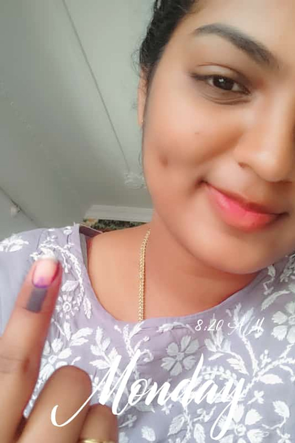 AP Telanagana Elections Sakshi Selfie Challange Voters Photos23