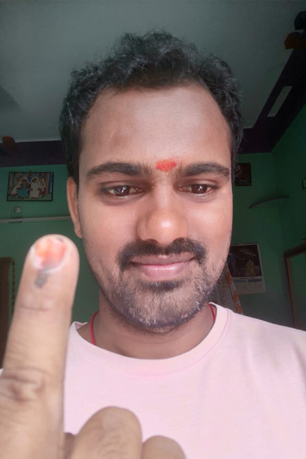 AP Telanagana Elections Sakshi Selfie Challange Voters Photos24