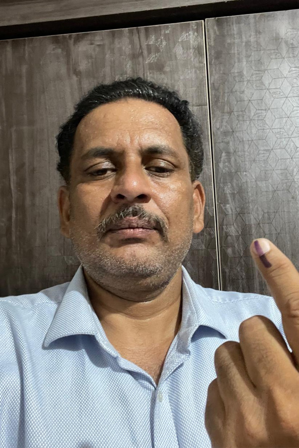 AP Telanagana Elections 2024 Sakshi Selfie Challange Voters Photos27