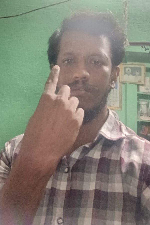 AP Telanagana Elections 2024 Sakshi Selfie Challange Voters Photos10