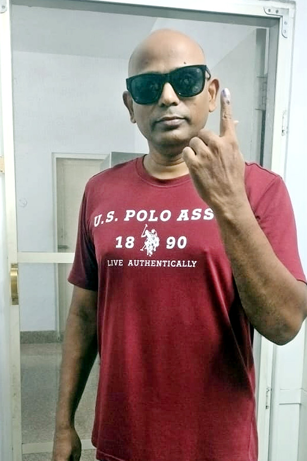 AP Telanagana Elections 2024 Sakshi Selfie Challange Voters Photos28