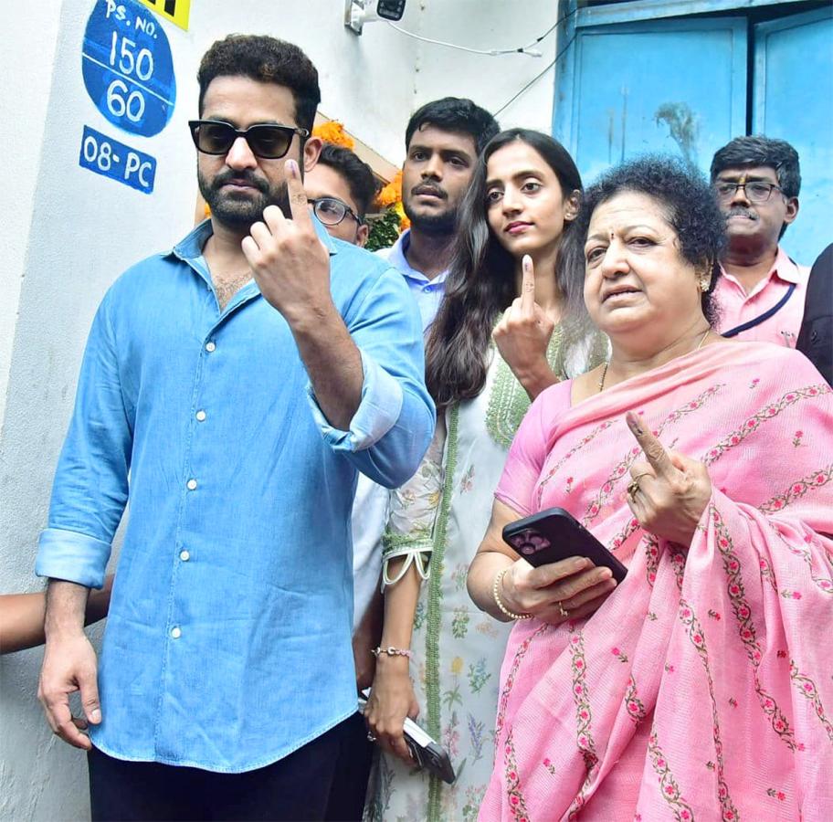 cinema and political celebrities cast their voting In hyderabad12