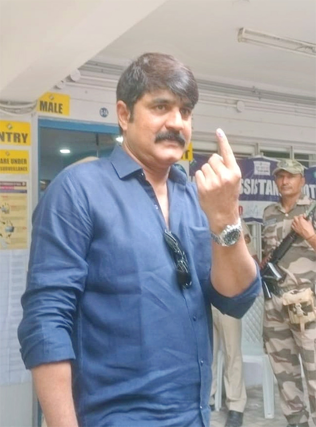 cinema and political celebrities cast their voting In hyderabad13