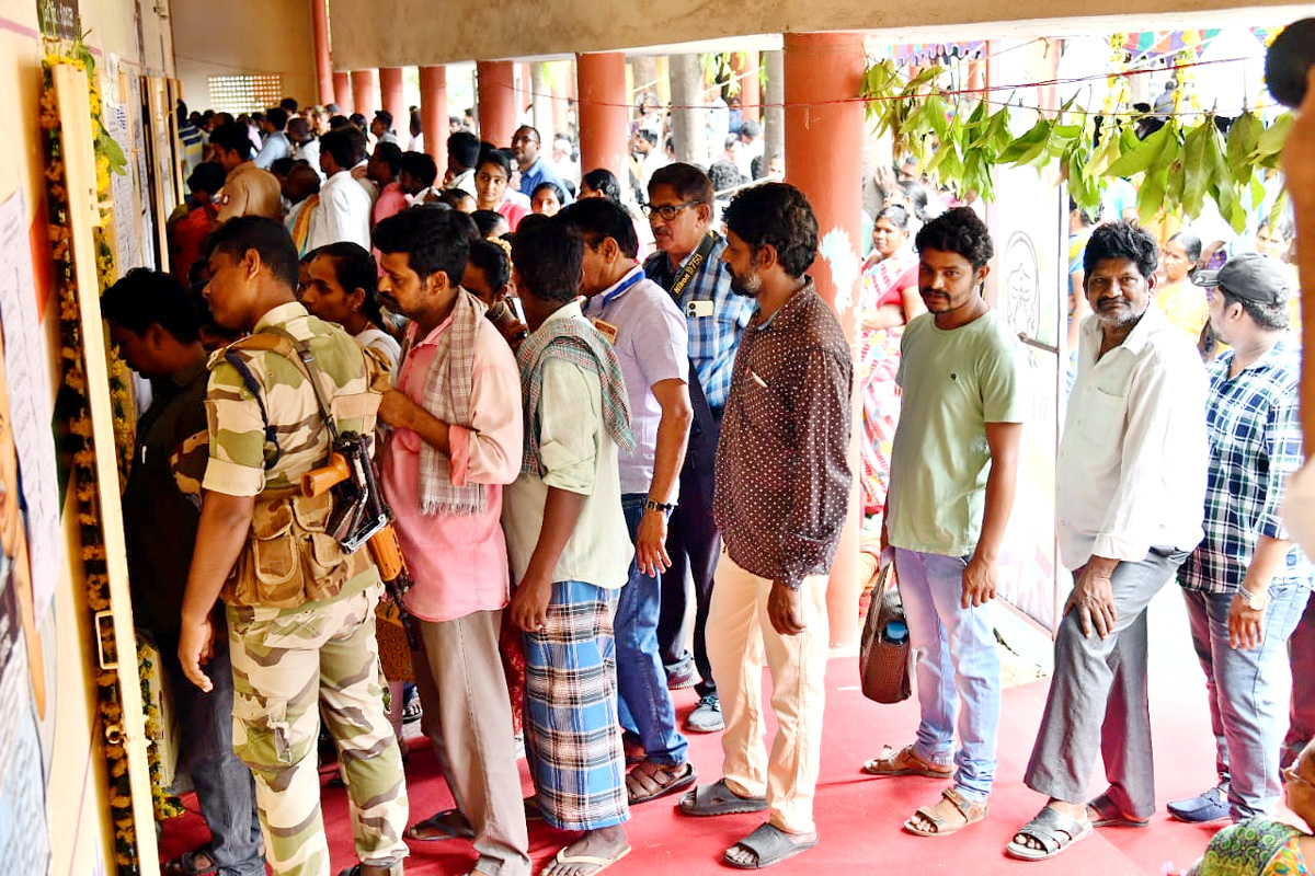 Voters Moving Polling Booths In Andhra Pradesh5