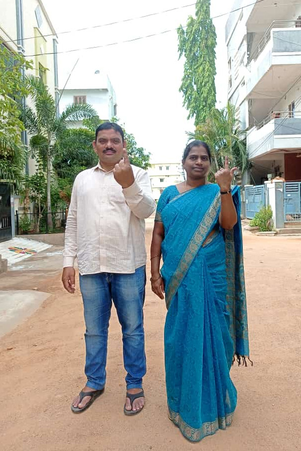 AP Telanagana Elections 2024 Sakshi Selfie Challange Voters Photos6