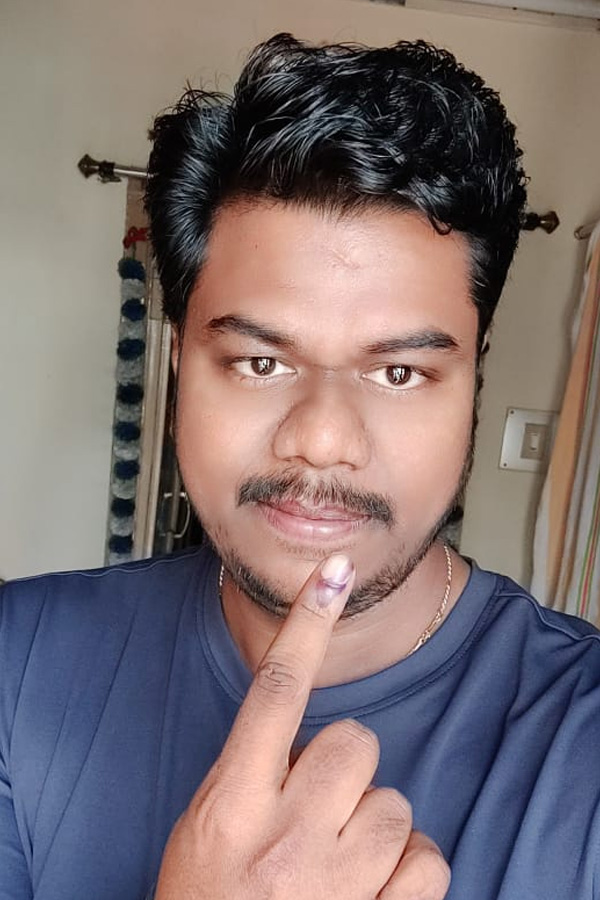 AP Telanagana Elections 2024 Sakshi Selfie Challange Voters Photos8