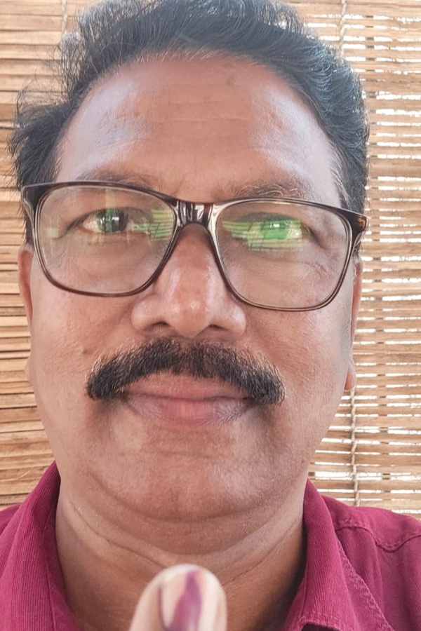 AP Telanagana Elections 2024 Sakshi Selfie Challange Voters Photos9