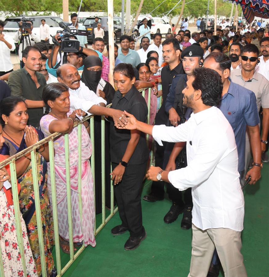 AP Elections 2024: CM YS Jagan Wife YS Bharathi  Cast Vote Photos11