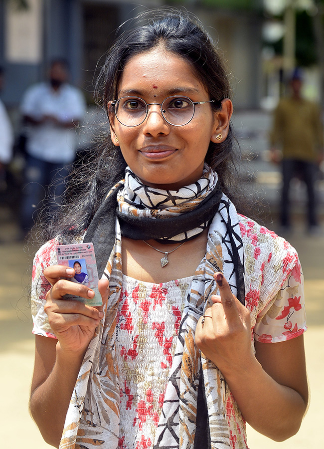 Elections 2024: First Time Voters In AP Photos16