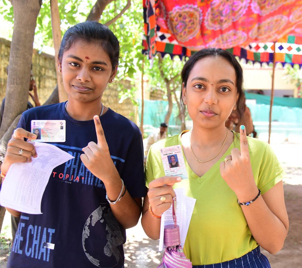 Elections 2024: First Time Voters In AP Photos18