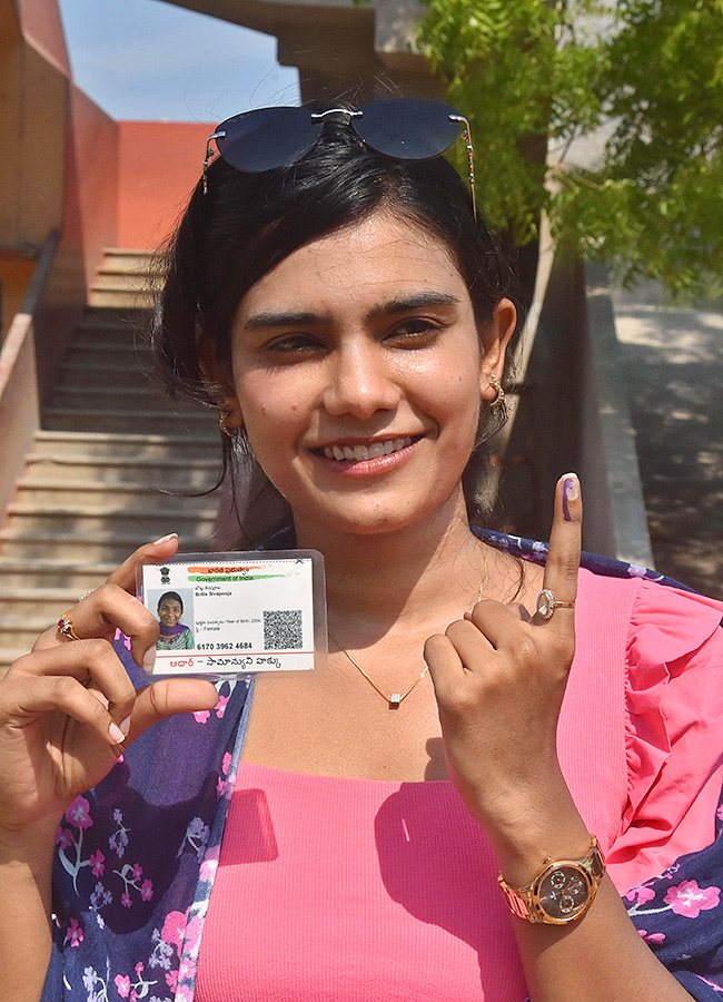 Elections 2024: First Time Voters In AP Photos23