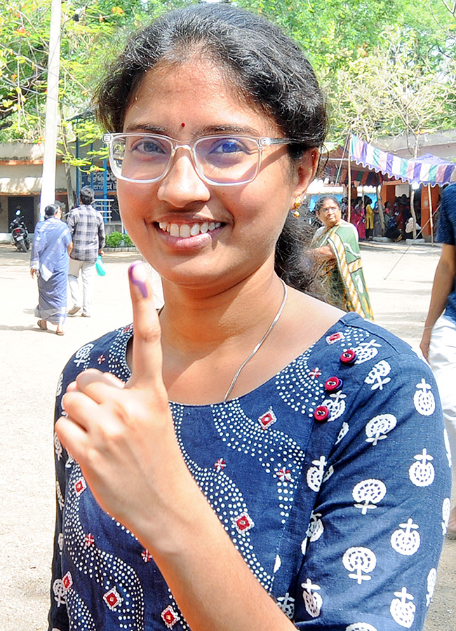 Elections 2024: First Time Voters In AP Photos29