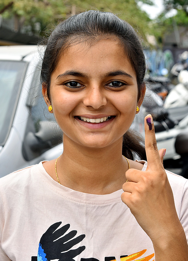 Elections 2024: First Time Voters In AP Photos31