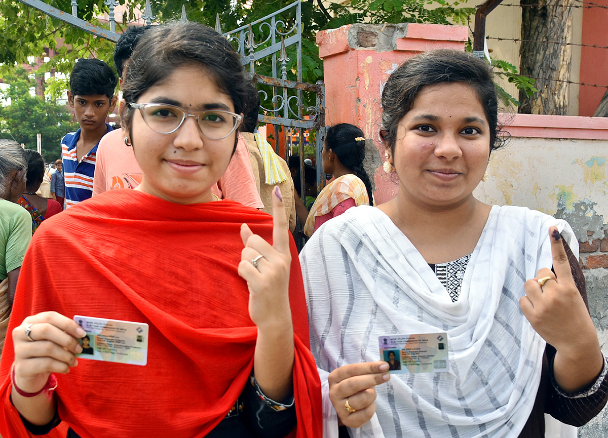 Elections 2024: First Time Voters In AP Photos32