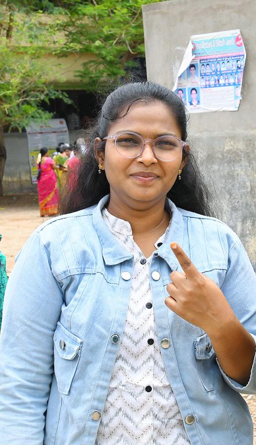 Elections 2024: First Time Voters In AP Photos9