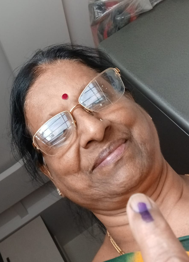 AP Telanagana Elections 2024 Sakshi Selfie Challange Voters Photos35