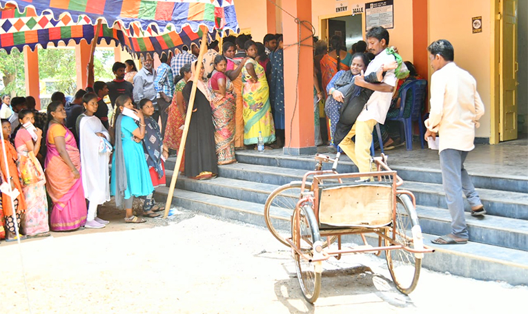 Oldages And Handicapted People Cast Thier Votes In AP9