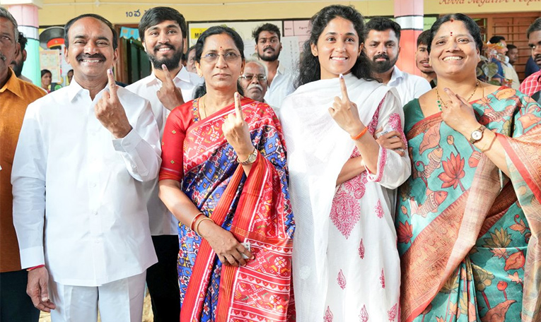 Political Leaders And Families Cast Their Vote In Telangana: Photos18