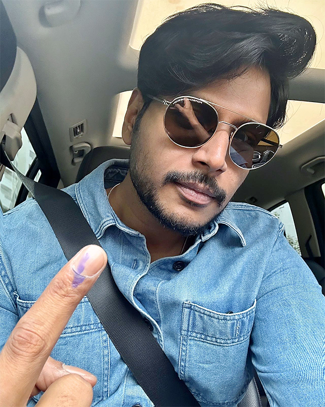 cinema and political celebrities cast their voting In hyderabad20