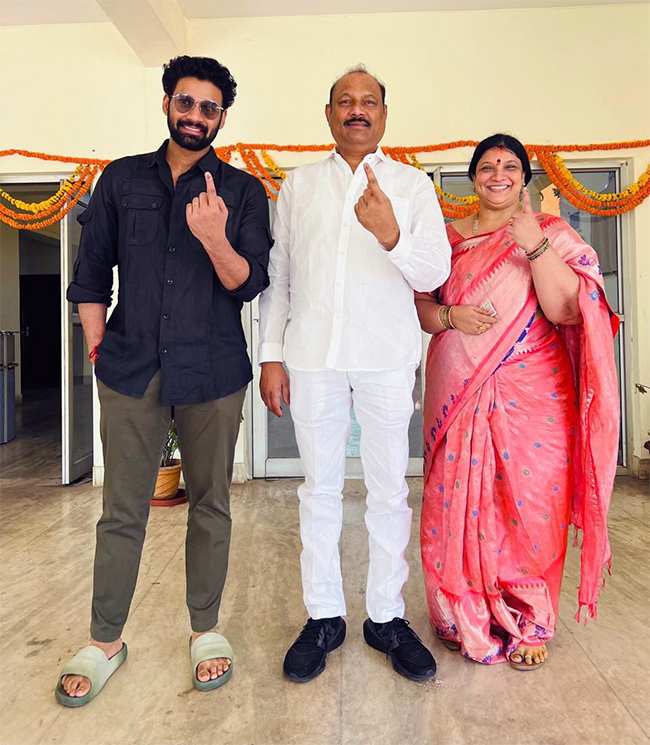 cinema and political celebrities cast their voting In hyderabad22