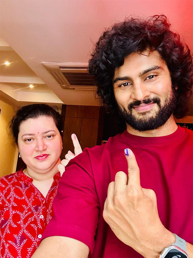 cinema and political celebrities cast their voting In hyderabad25