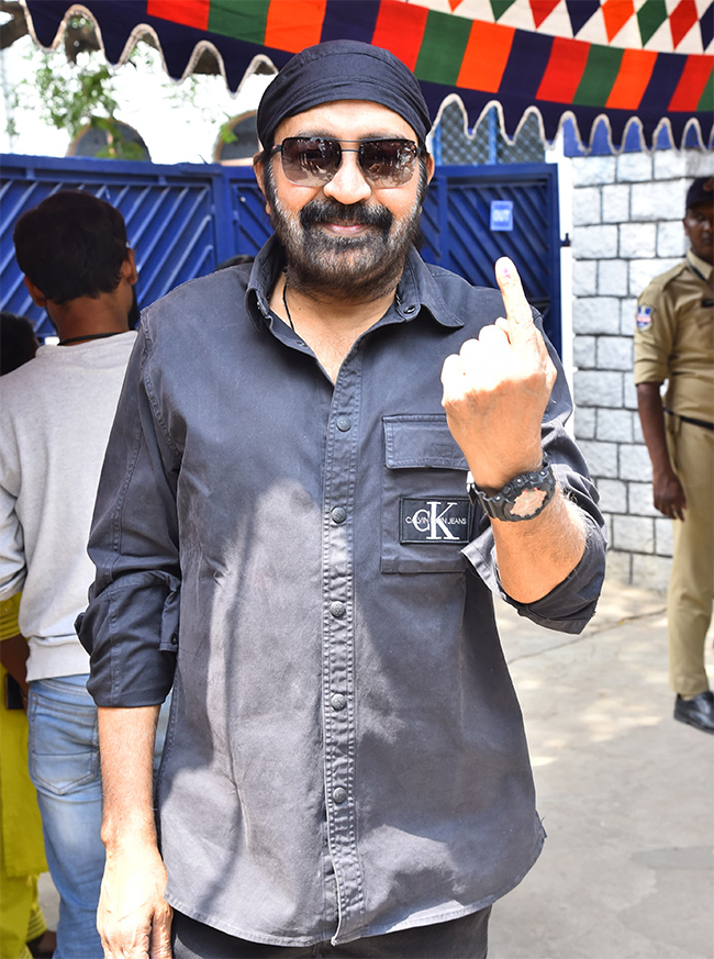 cinema and political celebrities cast their voting In hyderabad28