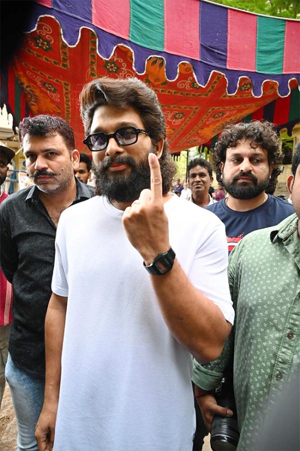 cinema and political celebrities cast their voting In hyderabad2