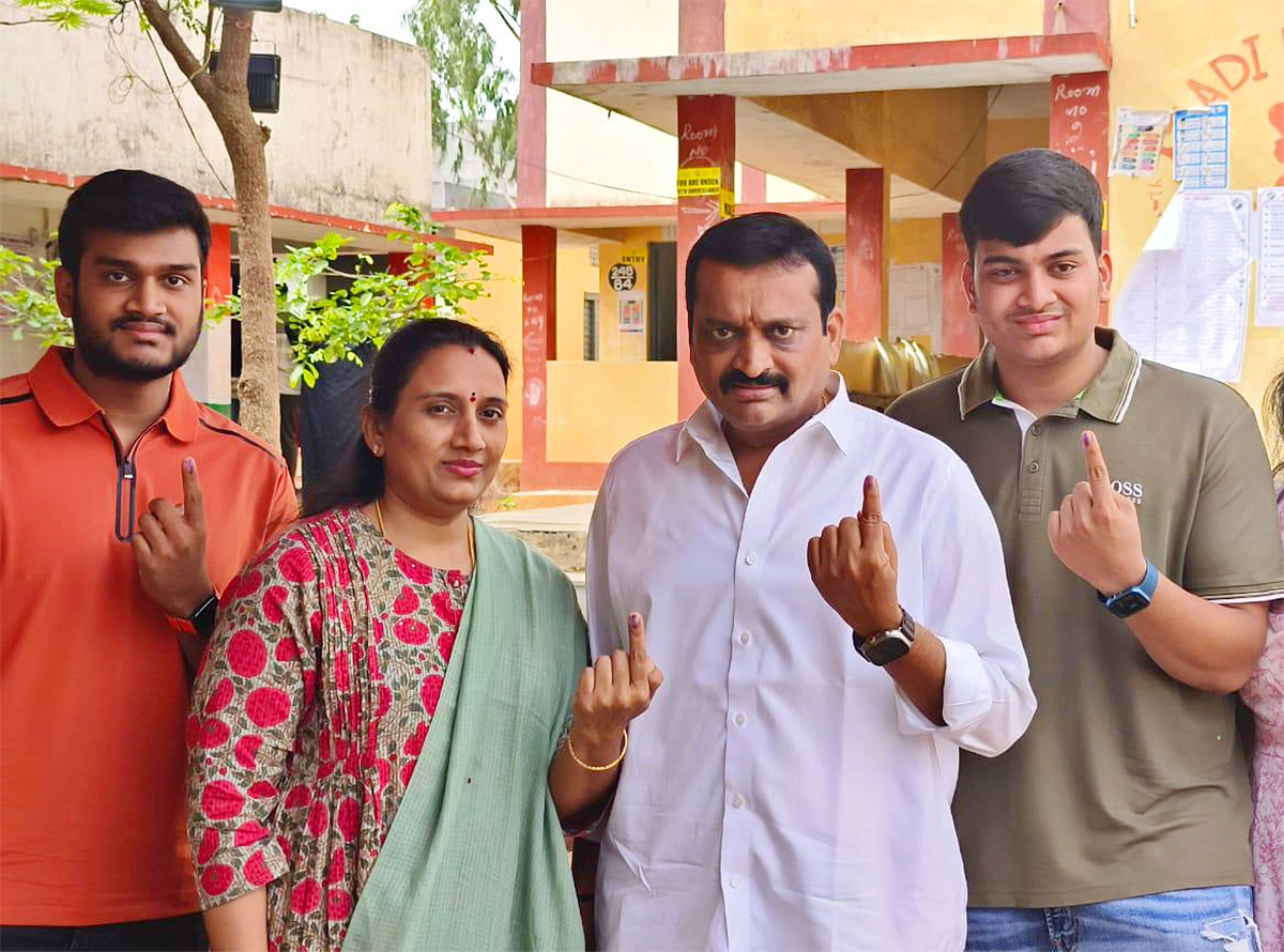 cinema and political celebrities cast their voting In hyderabad7