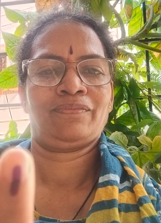 AP Telanagana Elections 2024 Sakshi Selfie Challange Voters Photos37