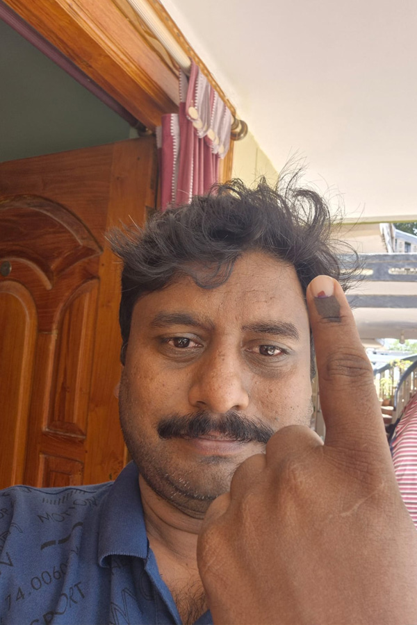 AP Telanagana Elections 2024 Sakshi Selfie Challange Voters Photos13