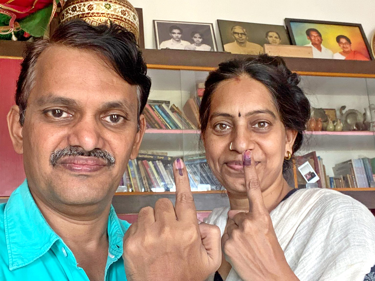 AP Telanagana Elections 2024 Sakshi Selfie Challange Voters Photos1