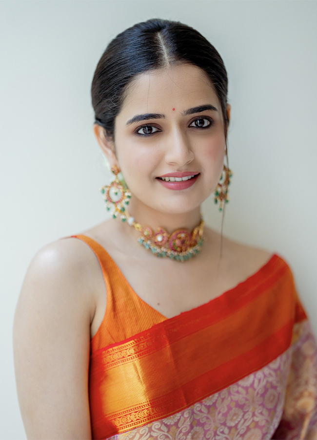 Actress Ashika Ranganath Romantic Photos19