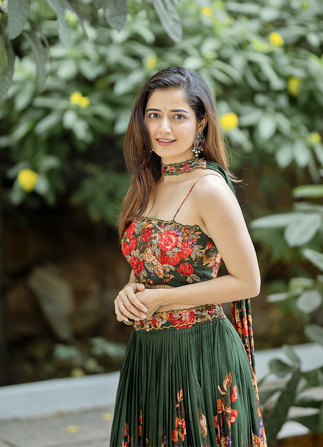 Actress Ashika Ranganath Romantic Photos6