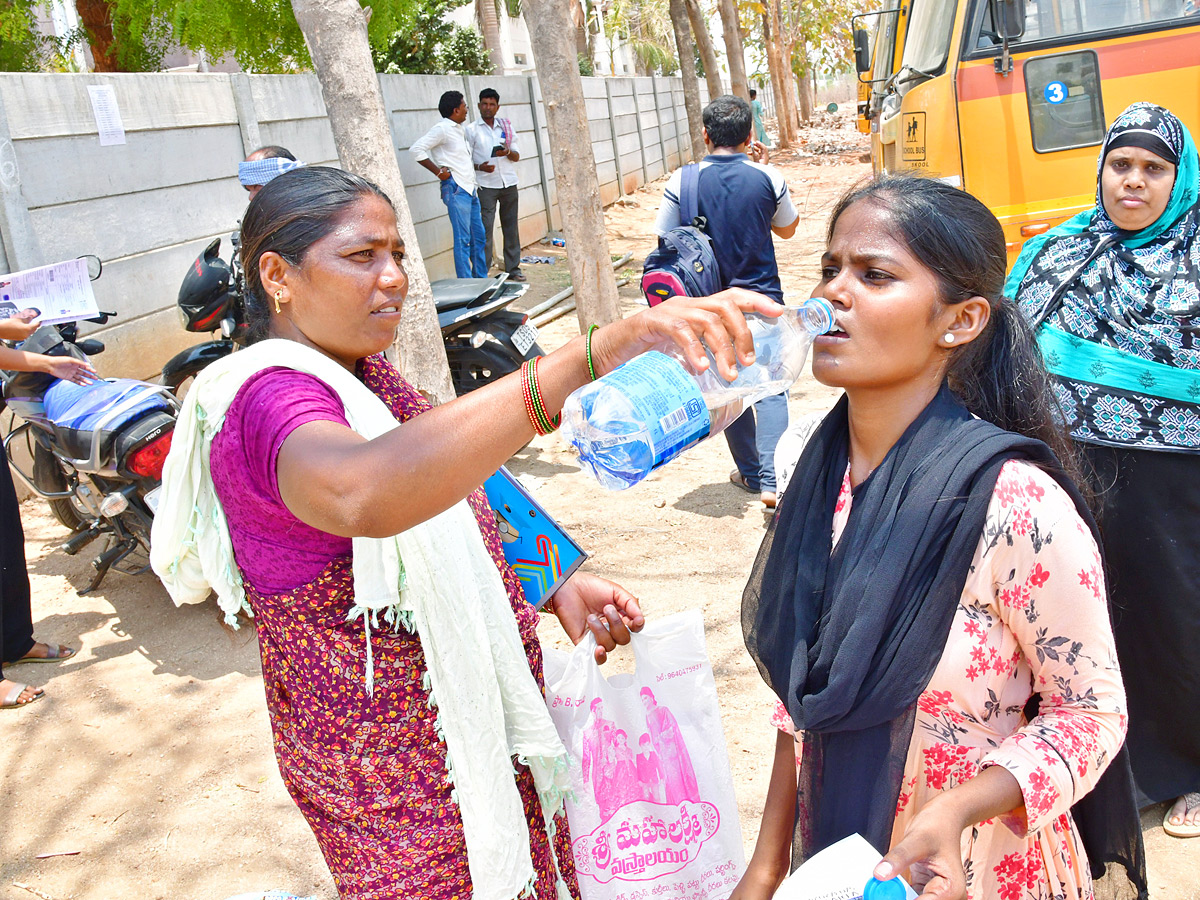 Best Photos of The Day in AP and Telangana Photo Gallery14