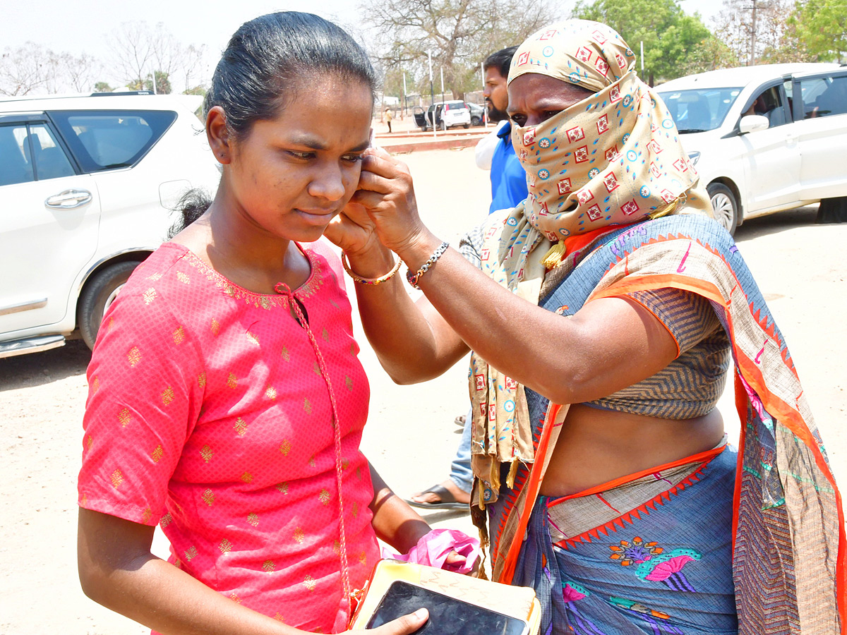 Best Photos of The Day in AP and Telangana Photo Gallery15