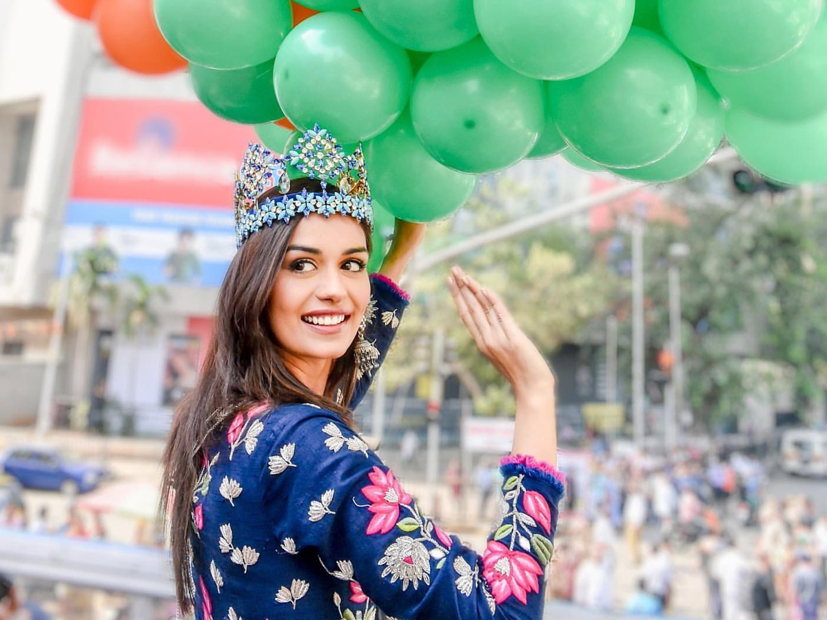 Manushi Chhillar: Beauty Queen Operation Valentine Heroine Birthday Special Rare Photos11