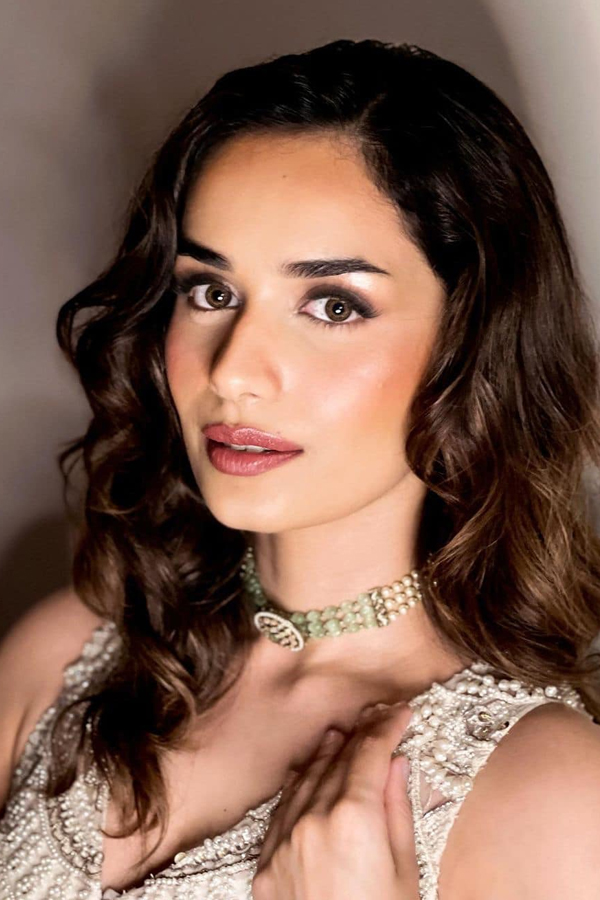 Manushi Chhillar: Beauty Queen Operation Valentine Heroine Birthday Special Rare Photos15