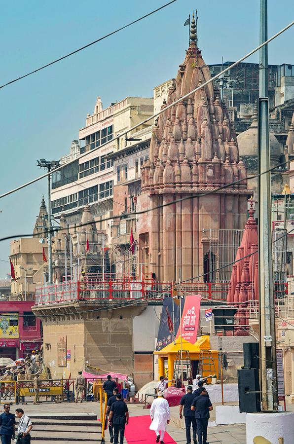 Prime Minister Narendra Modi Ganga Poojan at Dashashwamedh Ghat in Varanasi Photos20