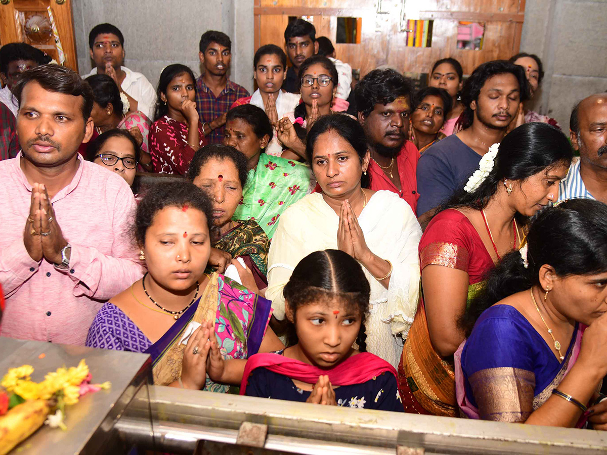 Devotees Celebrating Tataiahgunta Gangamma Jatara 2024 Photos15