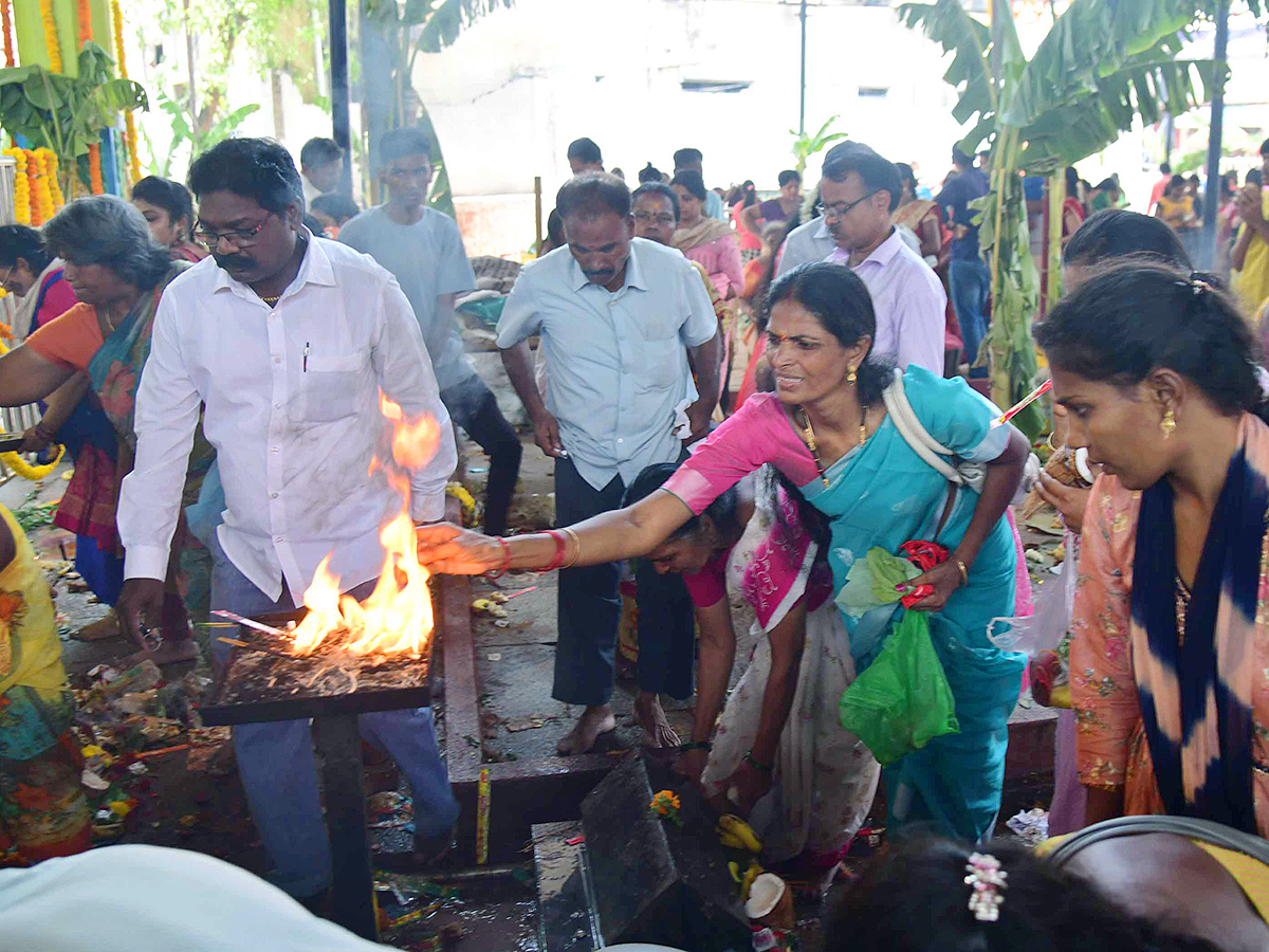 Devotees Celebrating Tataiahgunta Gangamma Jatara 2024 Photos2